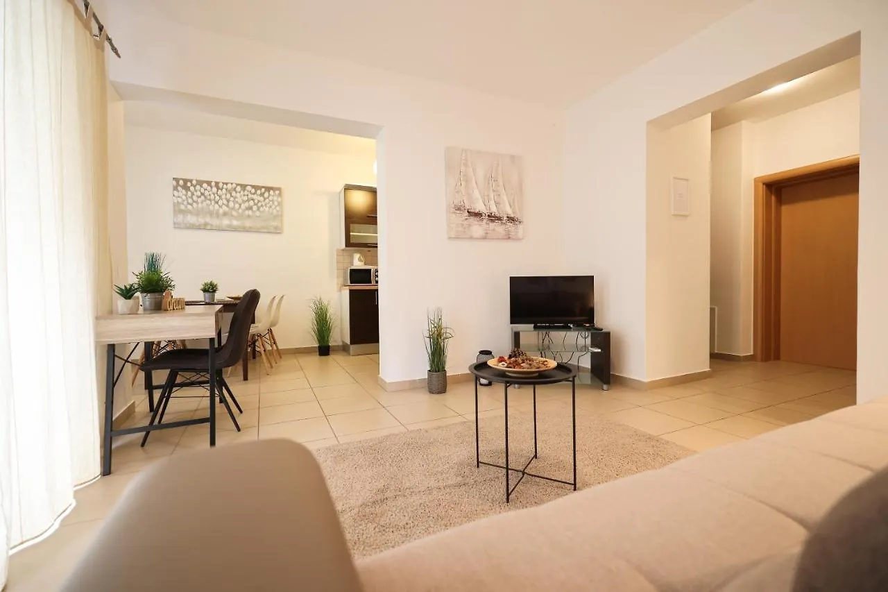 Apartment Luxury Villa Nada With Pool Petrčane