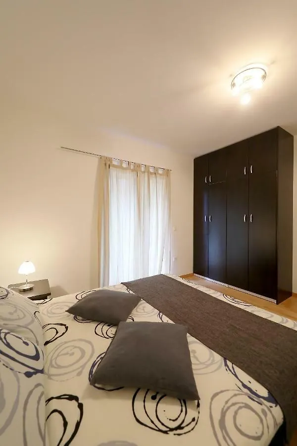 Apartment Luxury Villa Nada With Pool Petrčane
