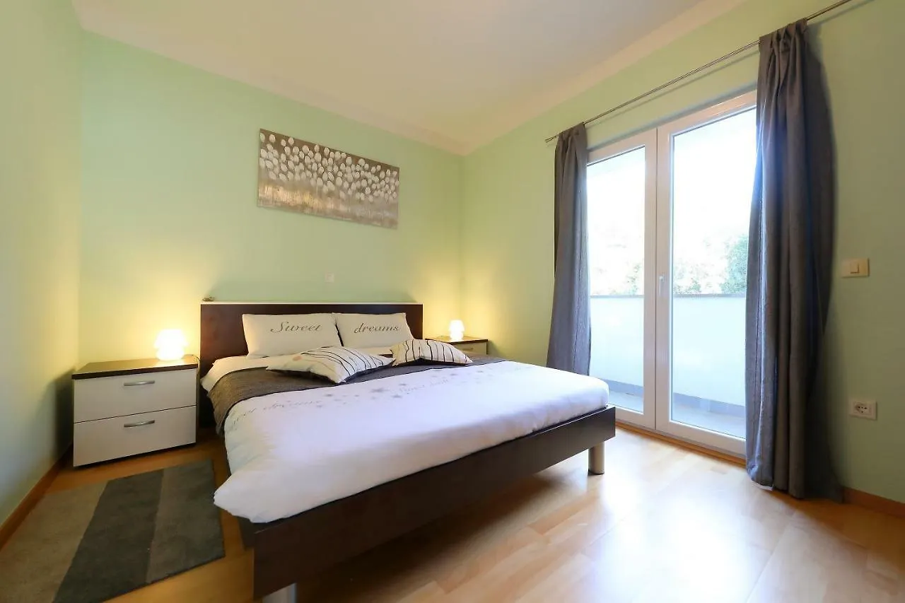 Apartment Luxury Villa Nada With Pool Petrčane