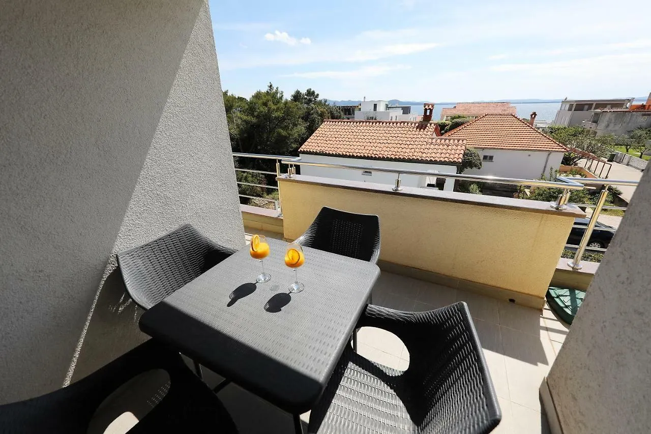 Apartment Luxury Villa Nada With Pool Petrčane Kroatien