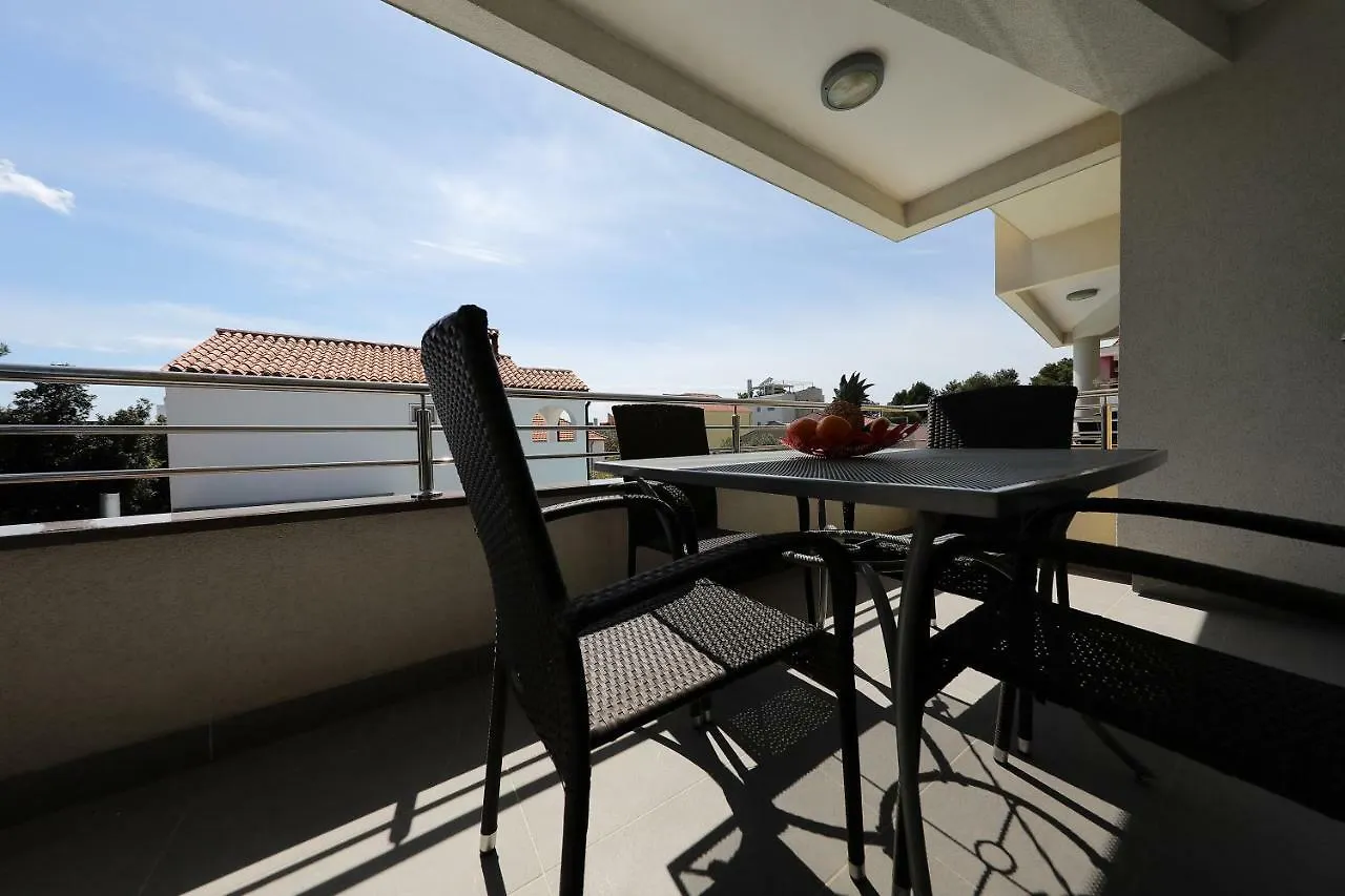 Luxury Villa Nada With Pool Petrčane