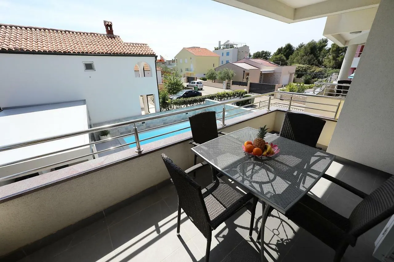 Luxury Villa Nada With Pool Petrčane 0*,