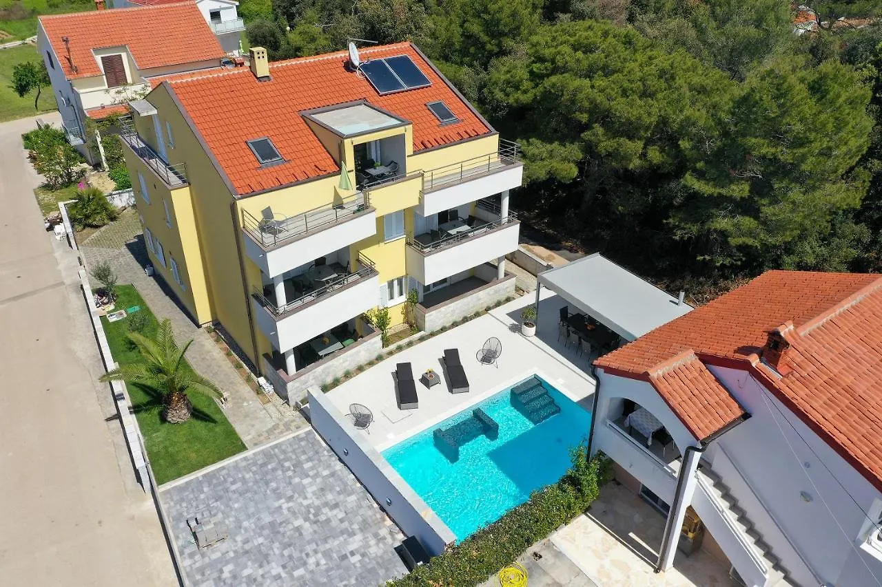 Apartment Luxury Villa Nada With Pool Petrčane