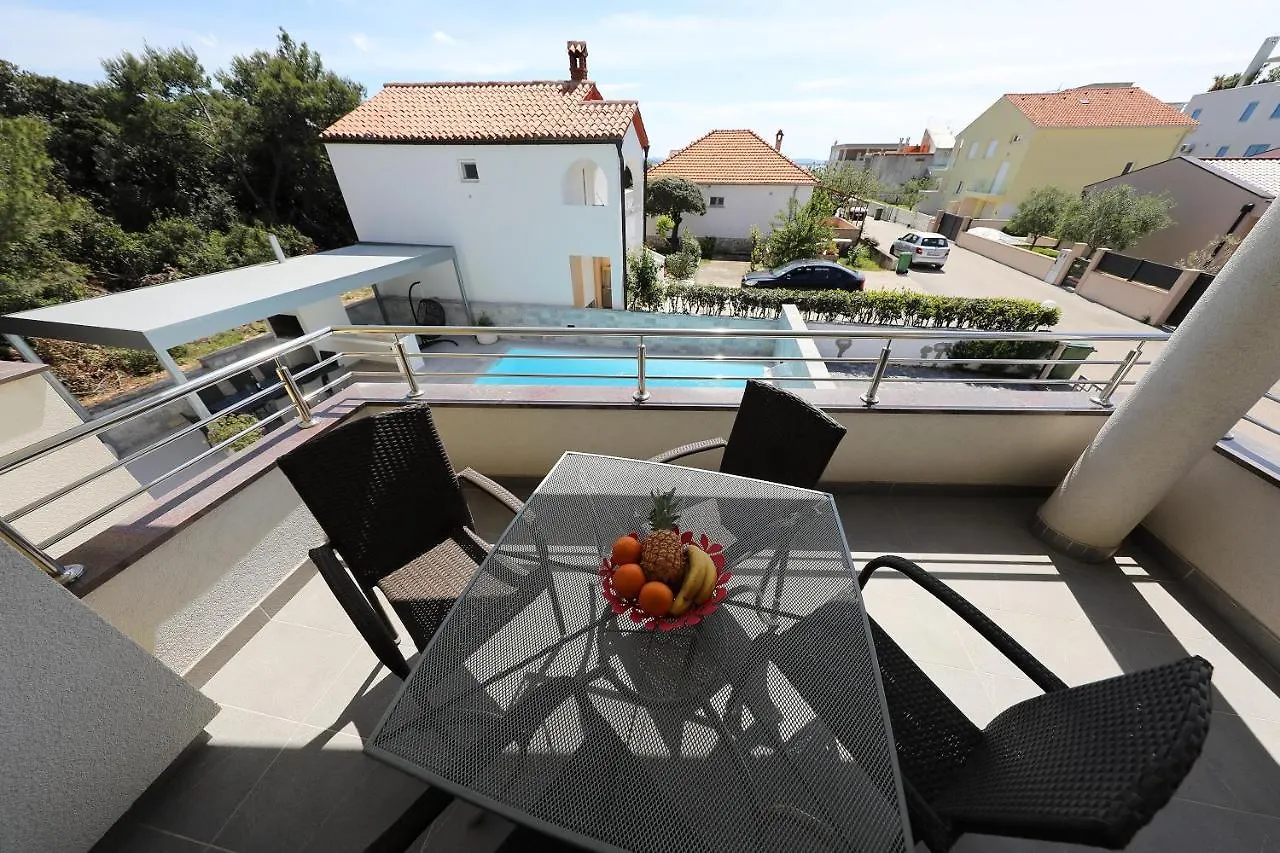 Luxury Villa Nada With Pool Petrčane